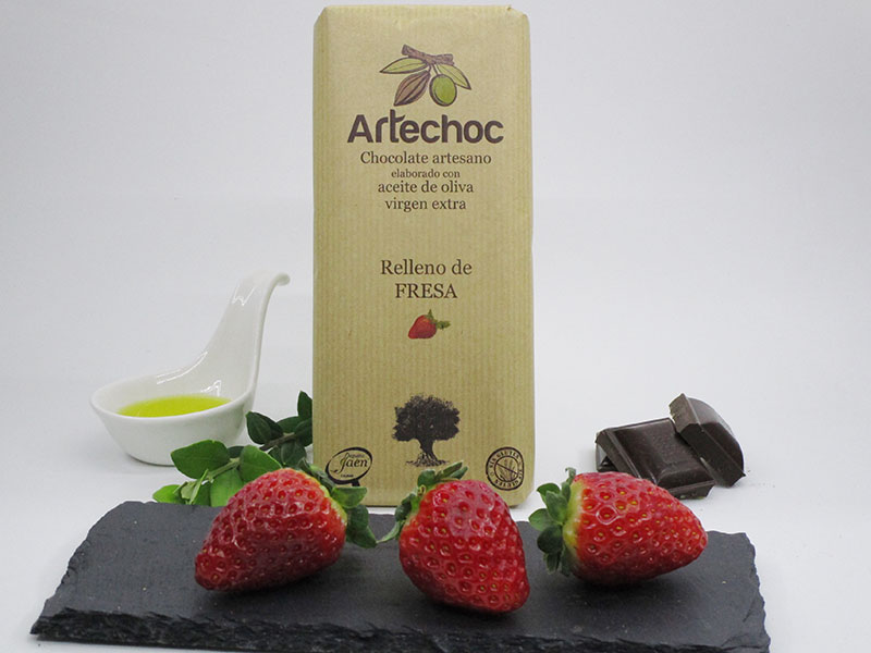 artechoc-chocolate-artesano-relleno-de-fresa
